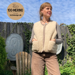 "LIV" Beige ULD vest, med brunt zig zak bnd, og med lynls og lommer til VOKSNE 