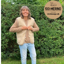  "Hygge"  Beige ULD vest med brune zig zag kanter, til VOKSNE 