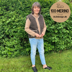 "LIV" Brun ULD vest, med beige kantbnd, og med lynls og lommer til VOKSNE 