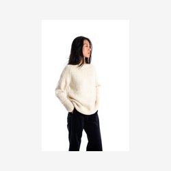 H�ndstrikket beige sweater i 100% merino 